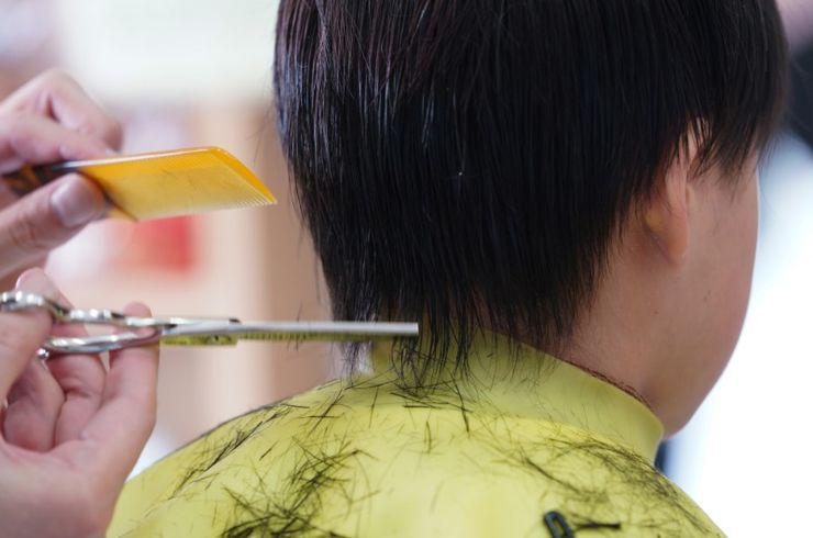 学生、65歳以上　カット